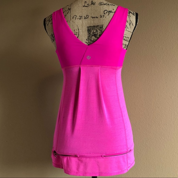 Like new Lululemon tank with synch bottom - Picture 2 of 5